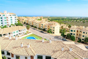 This fantastic 2 bedroom, 2 bathroom penthouse apartment is located in the highly sought after area of Campoamor Golf